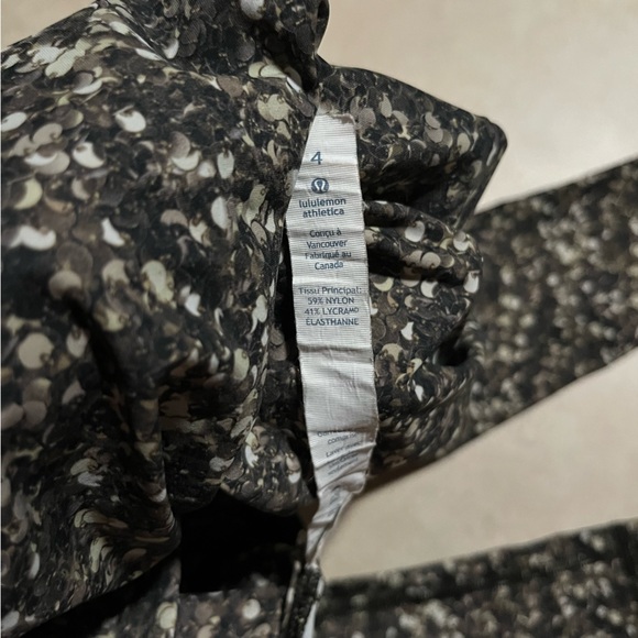 Lululemon confetti legging 7/8 size 4 - Picture 4 of 7